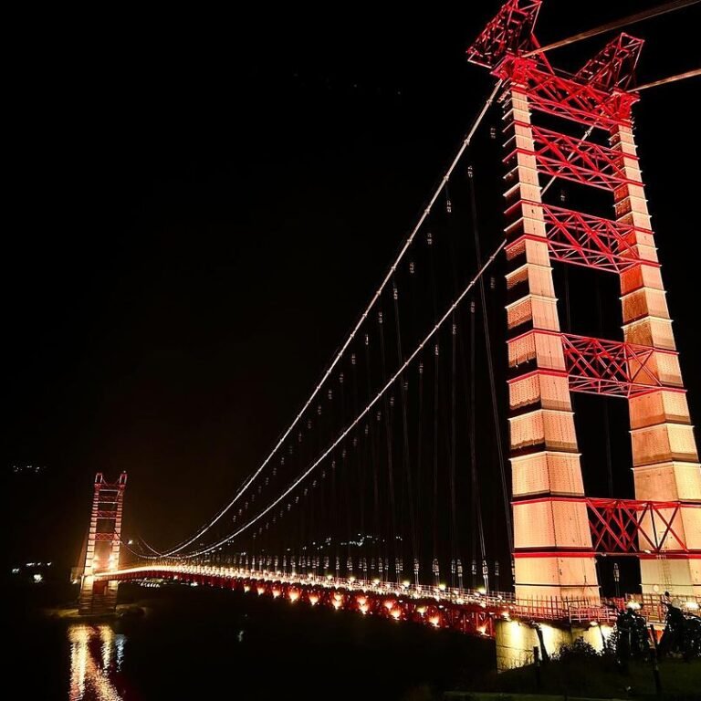 Dobra Chanti Bridge Night View